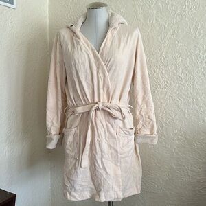 Victoria’s Secret Cream Sherpa Trim Bath Robe Medium Flaws